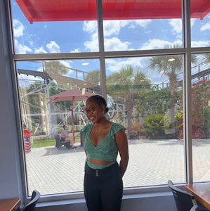 Meet your Posher, Francesca